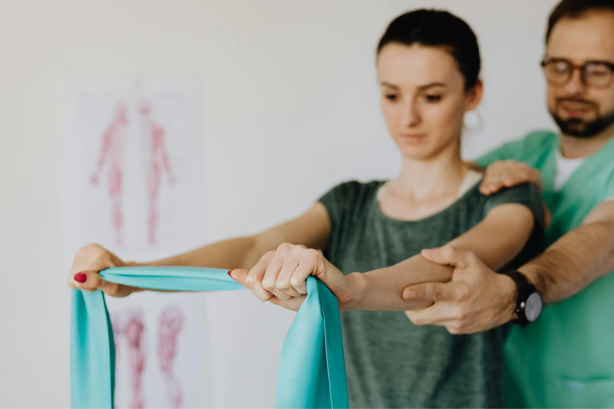Effective Neck Pain Remedies for Young Adults: Heat Therapy and Acupuncture